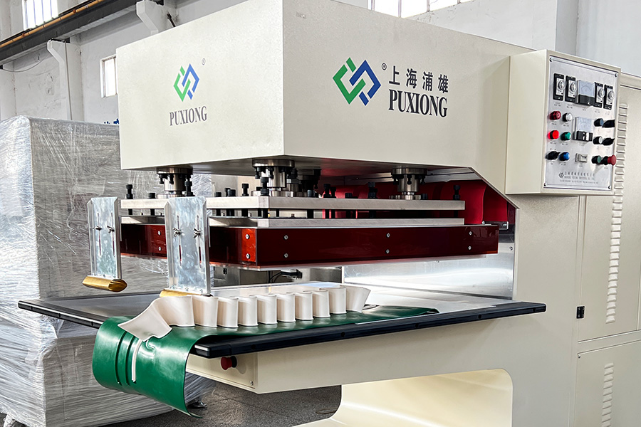 焊接PVC/PU裙边、挡板、导条等型材