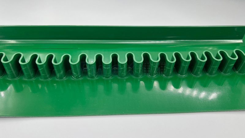 焊接PU/PVC裙边、挡板、导条等型材