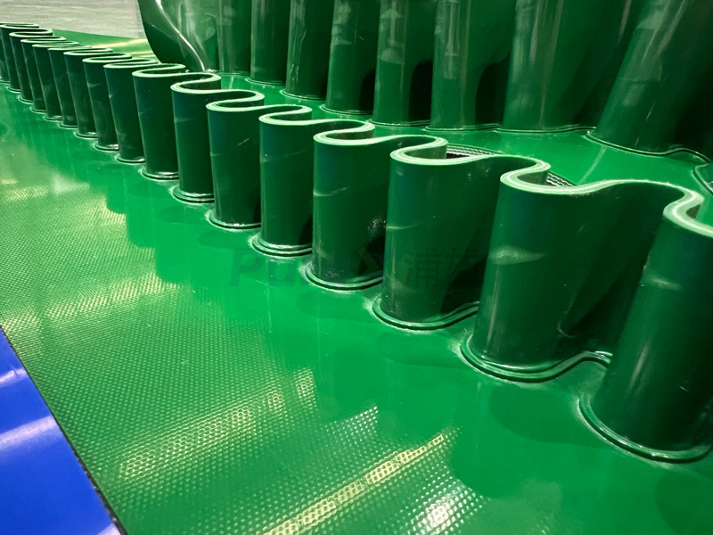 焊接PU/PVC裙边、挡板、导条等型材